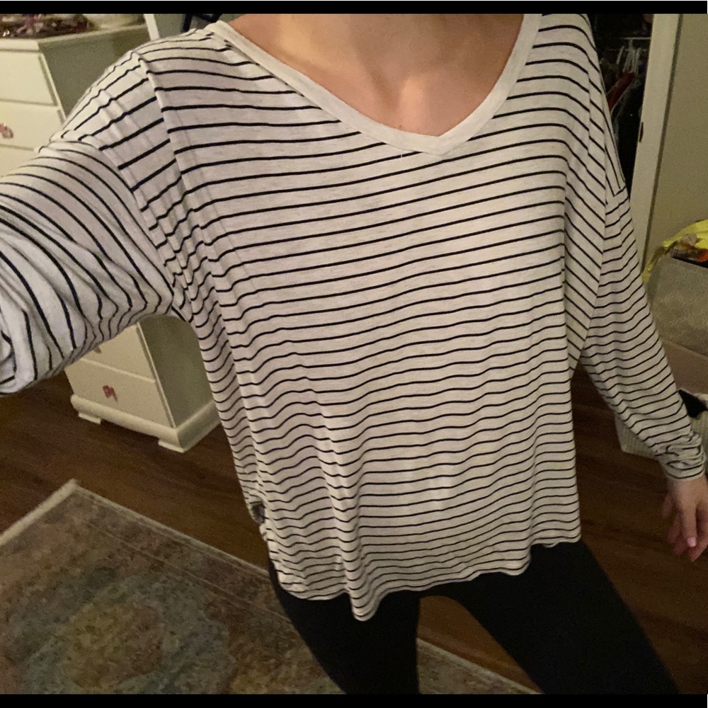 American Eagle Long Sleeve - Picture 2 of 6